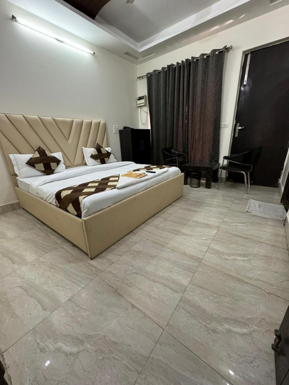 Parkview Residency Hotel Gurgaon Exterior photo